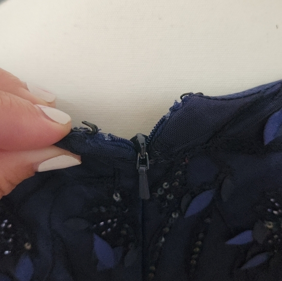 Theia NWT $1095 Bree Cap-Sleeve Floral Beaded Evening Gown Navy Blue size 8 - Picture 11 of 15